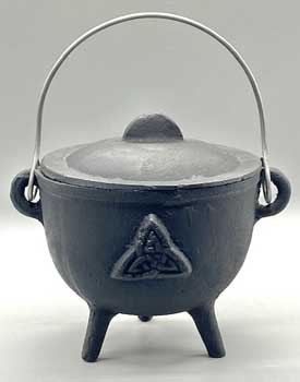 4.5" Triquetra cast iron cauldron w/ lid (image for) 4.5" Triquetra cast iron cauldron w/ lid